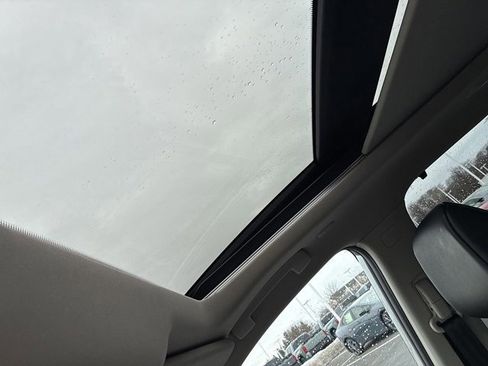 Used 2022 Nissan Rogue SV w/ SV Premium Package image 30