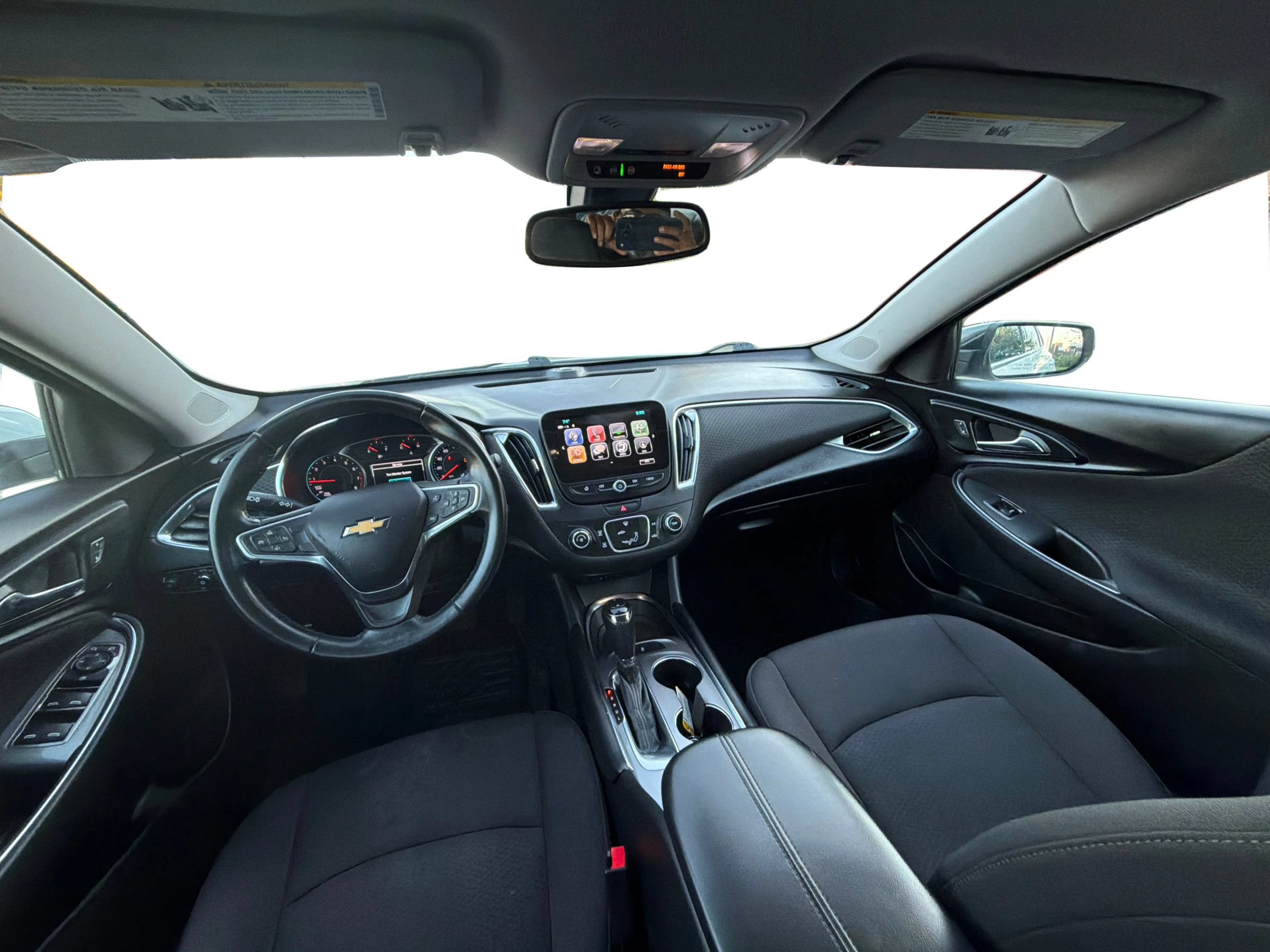 Used 2018 Chevrolet Malibu LT FWD image 23