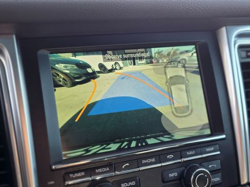 Used 2016 Porsche Macan S image 34