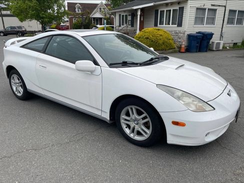Used 2001 Toyota Celica GT FWD image 3