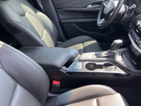 Used 2025 Cadillac CT4 Luxury image 30