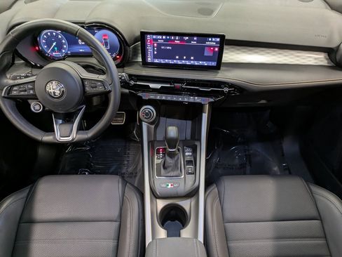 Used 2025 Alfa Romeo Tonale w/ Premium Package image 23