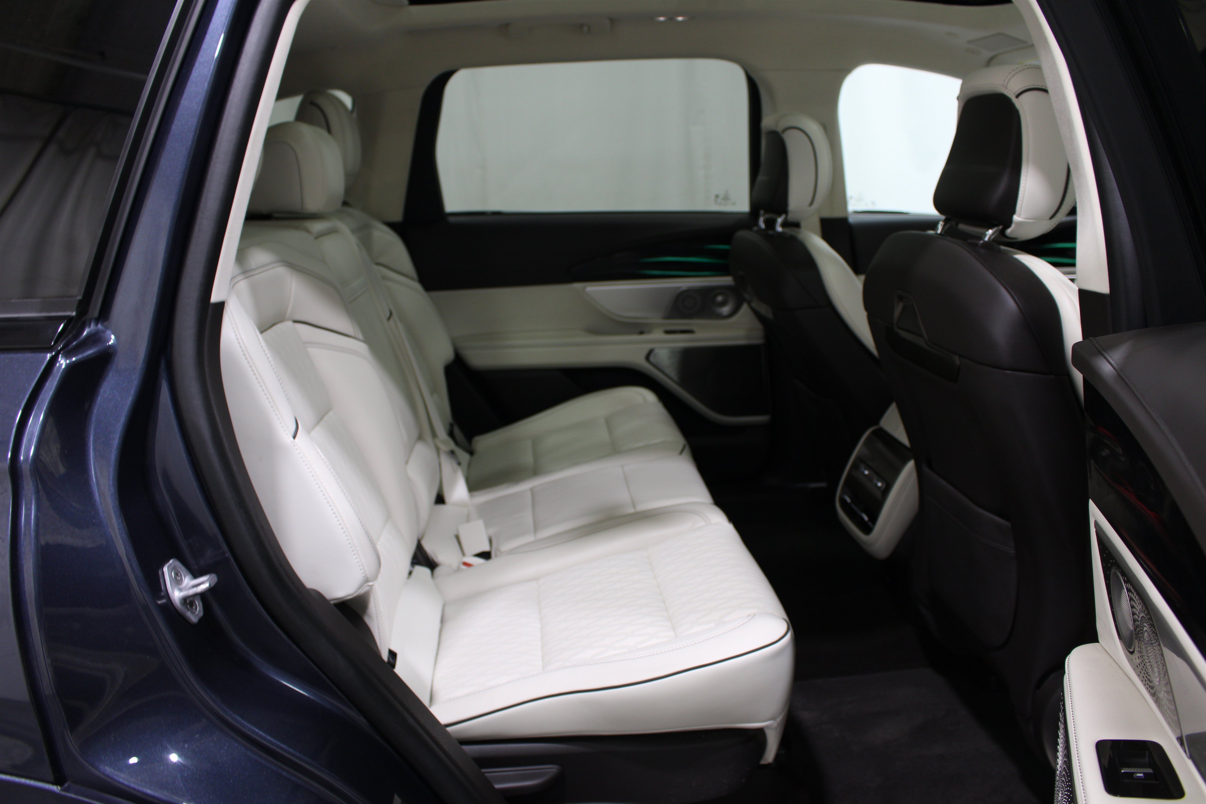 Used 2024 Lincoln Nautilus Black Label AWD/4WD image 29