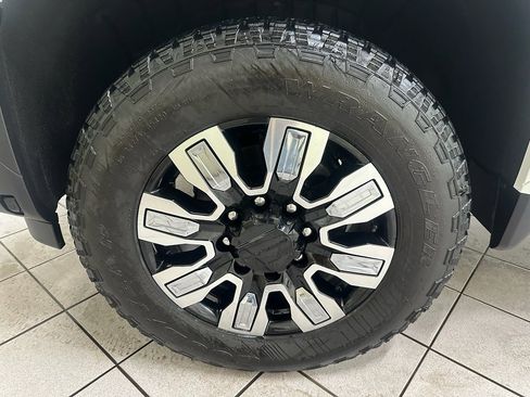 Used 2025 GMC Sierra 3500 Denali w/ Denali Reserve Package image 20