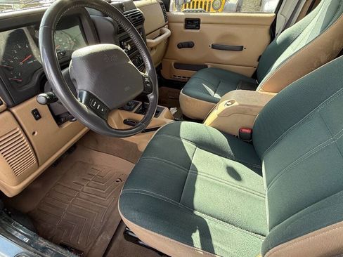 Used 2002 Jeep Wrangler Sahara AWD/4WD image 27