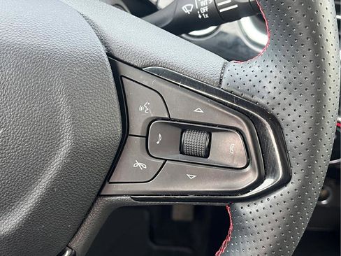 Used 2025 Chevrolet Trax RS w/ Driver Confidence Package image 26