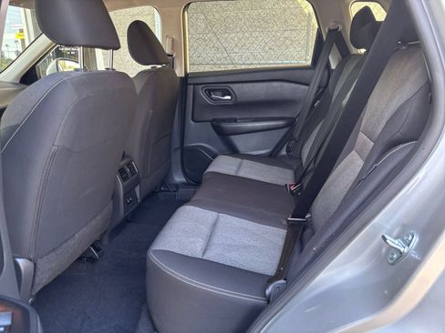Used 2025 Nissan Rogue SV FWD image 28