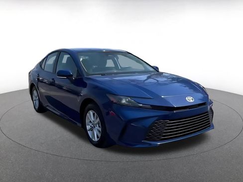 Used 2025 Toyota Camry LE FWD image 3