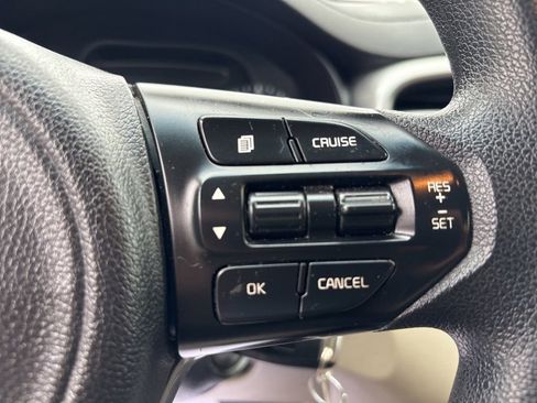 Used 2016 Kia Sorento LX image 65