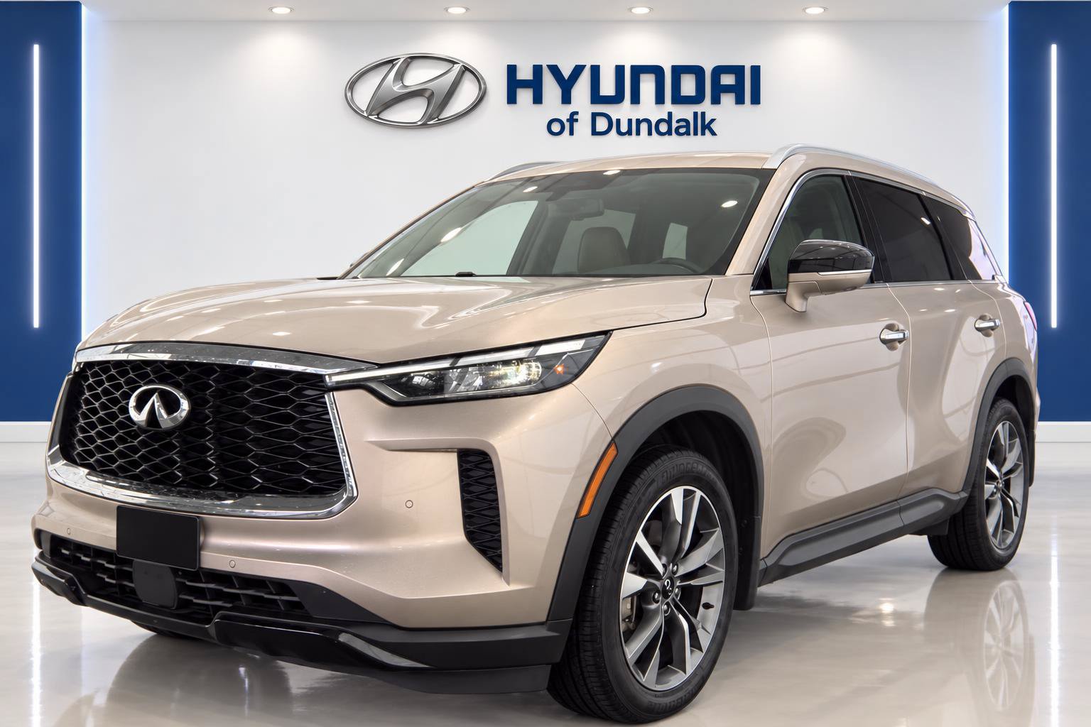 Used 2023 INFINITI QX60 Luxe w/ Cargo Package AWD/4WD image 1