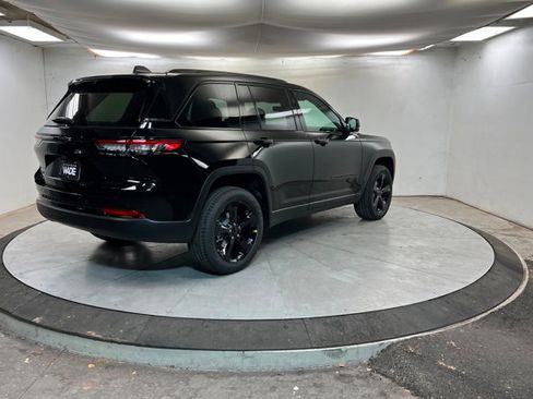 New 2025 Jeep Grand Cherokee Limited w/ Luxury Tech Group II image 5