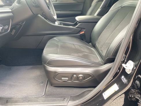Used 2024 Jeep Grand Cherokee Altitude RWD image 22