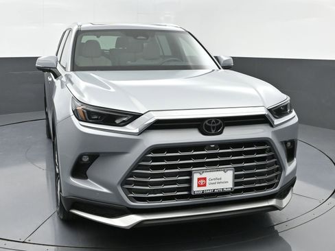 Certified 2026 Toyota Grand Highlander MAX Platinum image 3