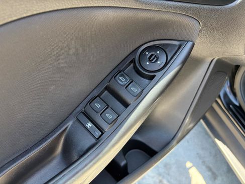 Used 2016 Ford Focus SE FWD image 10