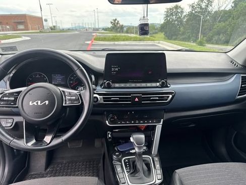 Certified 2023 Kia Seltos S w/ Navigation Package AWD/4WD image 20