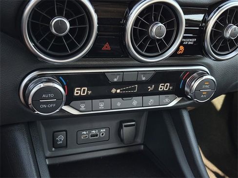 New 2025 Nissan Sentra SR w/ Midnight Edition image 16