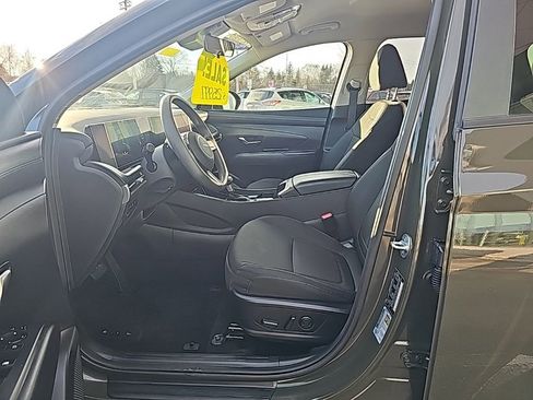 Certified 2025 Hyundai Tucson SEL image 9