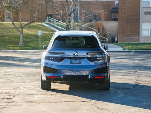 Used 2024 BMW iX xDrive50 w/ Premium Package image 5