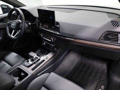 Used 2023 Audi Q5 2.0T Premium Plus w/ Premium Plus Package AWD/4WD image 6