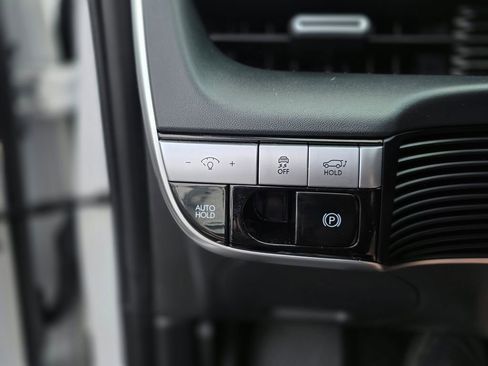 Certified 2024 Hyundai Ioniq 5 SEL RWD image 38