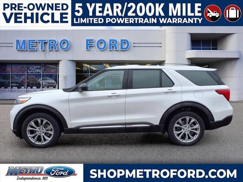 Used 2022 Ford Explorer XLT w/ Equipment Group 202A image 7