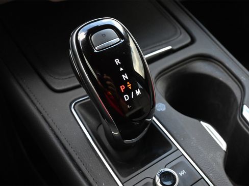 Certified 2023 Cadillac XT4 Luxury w/ Cold Weather Package image 14