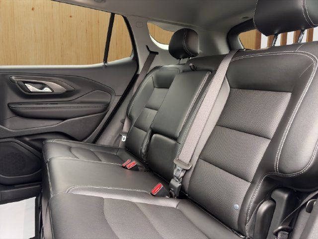 Used 2022 GMC Terrain SLT w/ Infotainment Package II AWD/4WD image 13