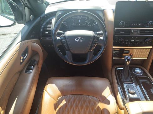 Used 2024 INFINITI QX80 Sensory image 7