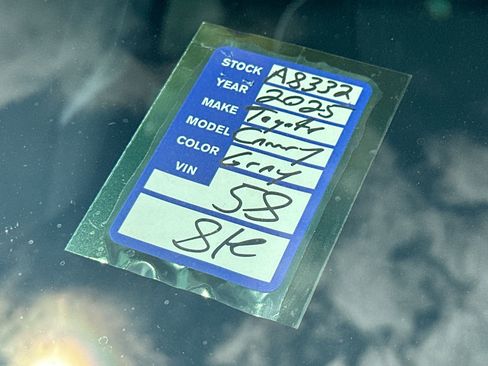 Used 2025 Toyota Camry SE image 25