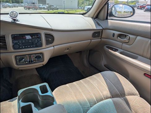Used 2004 Buick Century Custom FWD image 9
