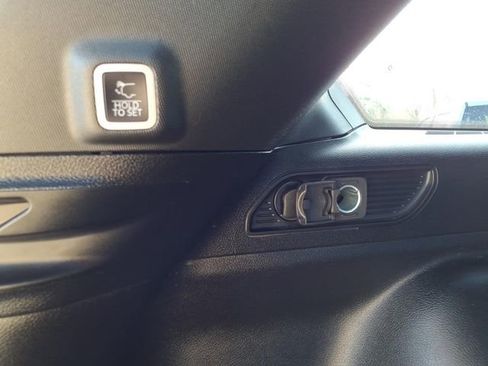 Certified 2023 Jeep Grand Cherokee Altitude image 12