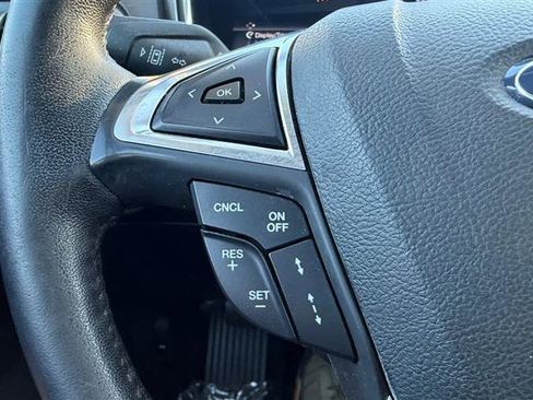 Used 2017 Ford Fusion SE w/ Equipment Group 602A FWD image 25