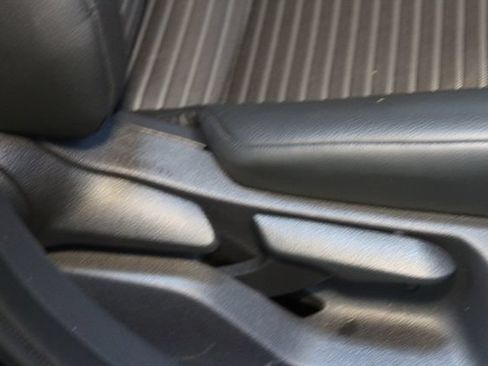 Used 2018 Toyota Camry SE FWD image 12
