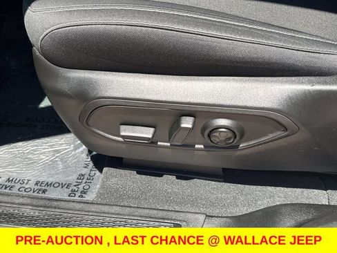 Used 2025 Jeep Grand Cherokee Laredo X RWD image 15