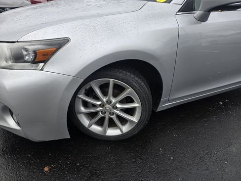 Used 2013 Lexus CT 200h 200h image 2