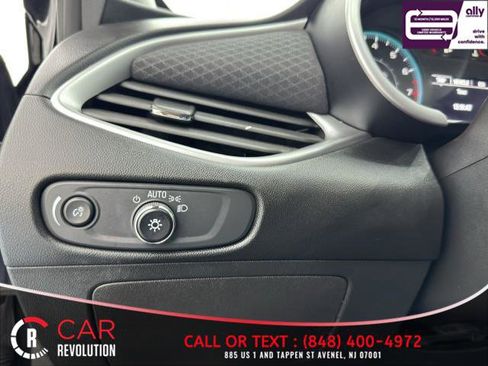 Used 2023 Chevrolet Malibu LT image 41