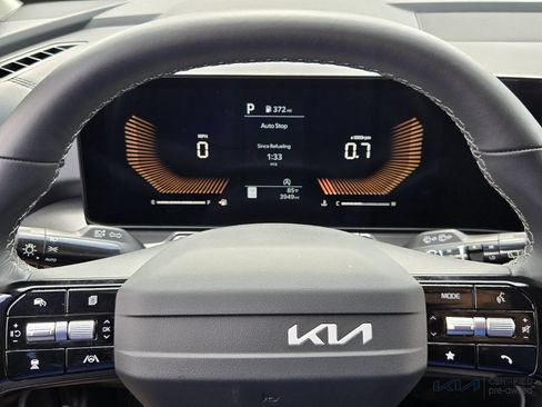 Certified 2026 Kia Sorento LX FWD image 28