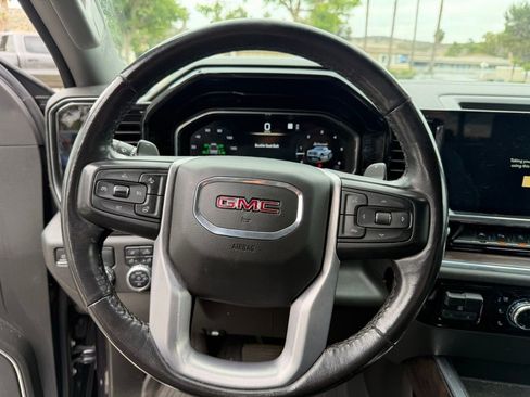 Used 2022 GMC Sierra 1500 SLT w/ SLT Premium Plus Package RWD image 18