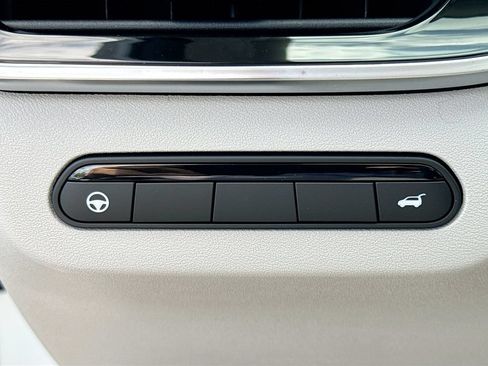 Certified 2026 INFINITI QX60 Luxe w/ Cargo Package FWD image 11
