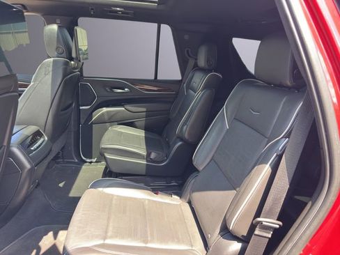 Used 2021 Cadillac Escalade Premium Luxury AWD/4WD image 19