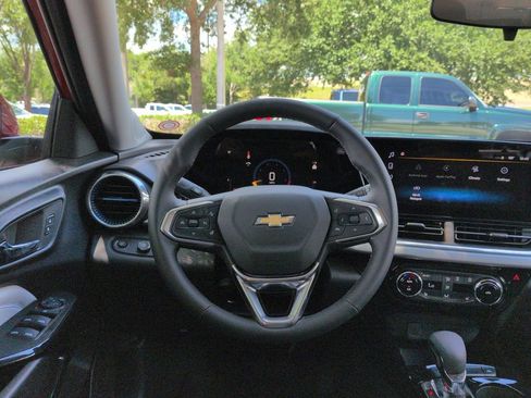 Used 2026 Chevrolet Trax LT w/ Driver Confidence Package FWD image 11