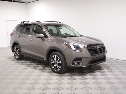 Used 2023 Subaru Forester Limited AWD/4WD image 1