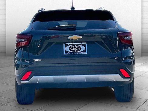 New 2026 Chevrolet Trax LT w/ LT Convenience Package FWD image 4