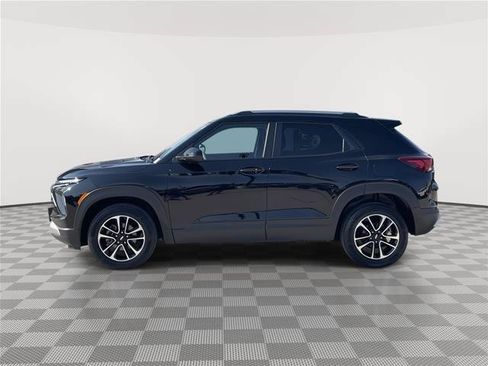 Used 2024 Chevrolet TrailBlazer LT AWD/4WD image 2