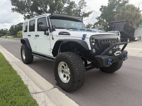 Used 2015 Jeep Wrangler Unlimited Rubicon w/ Connectivity Group AWD/4WD image 2
