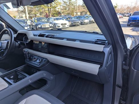 Used 2023 Land Rover Defender 110 X-Dynamic SE AWD/4WD image 35