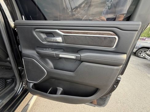Used 2020 RAM 1500 Laramie AWD/4WD image 19