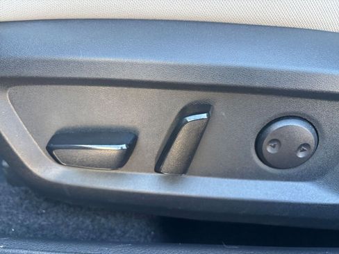 Used 2025 Nissan Rogue SV FWD image 22