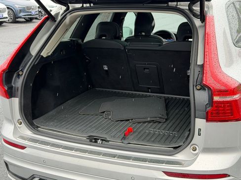 Certified 2023 Volvo XC60 B5 Plus w/ Climate Package AWD/4WD image 19