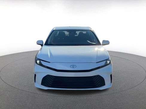 Used 2025 Toyota Camry LE image 4